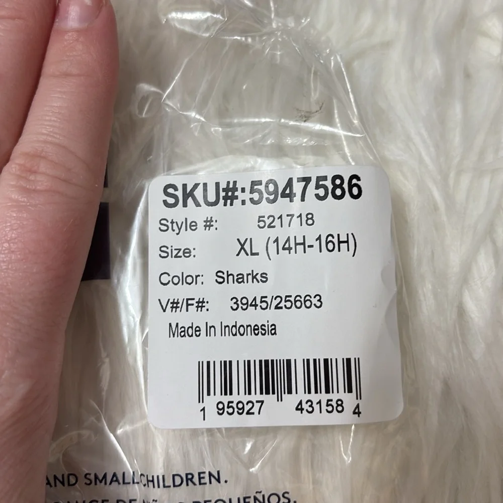 NEW In Packaging Lands End Youth Husky XL 14-16 Shark Swim Rash Guard